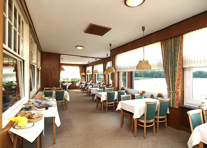 Uklei-Fährhaus Hotel Garni
