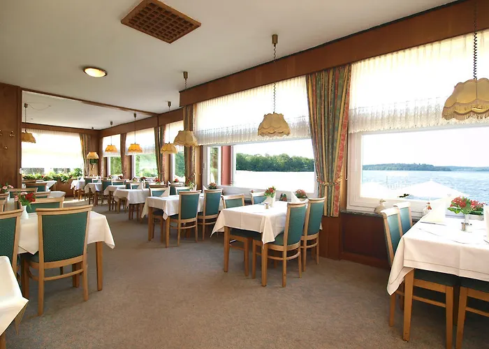 Uklei-Fährhaus Hotel Garni